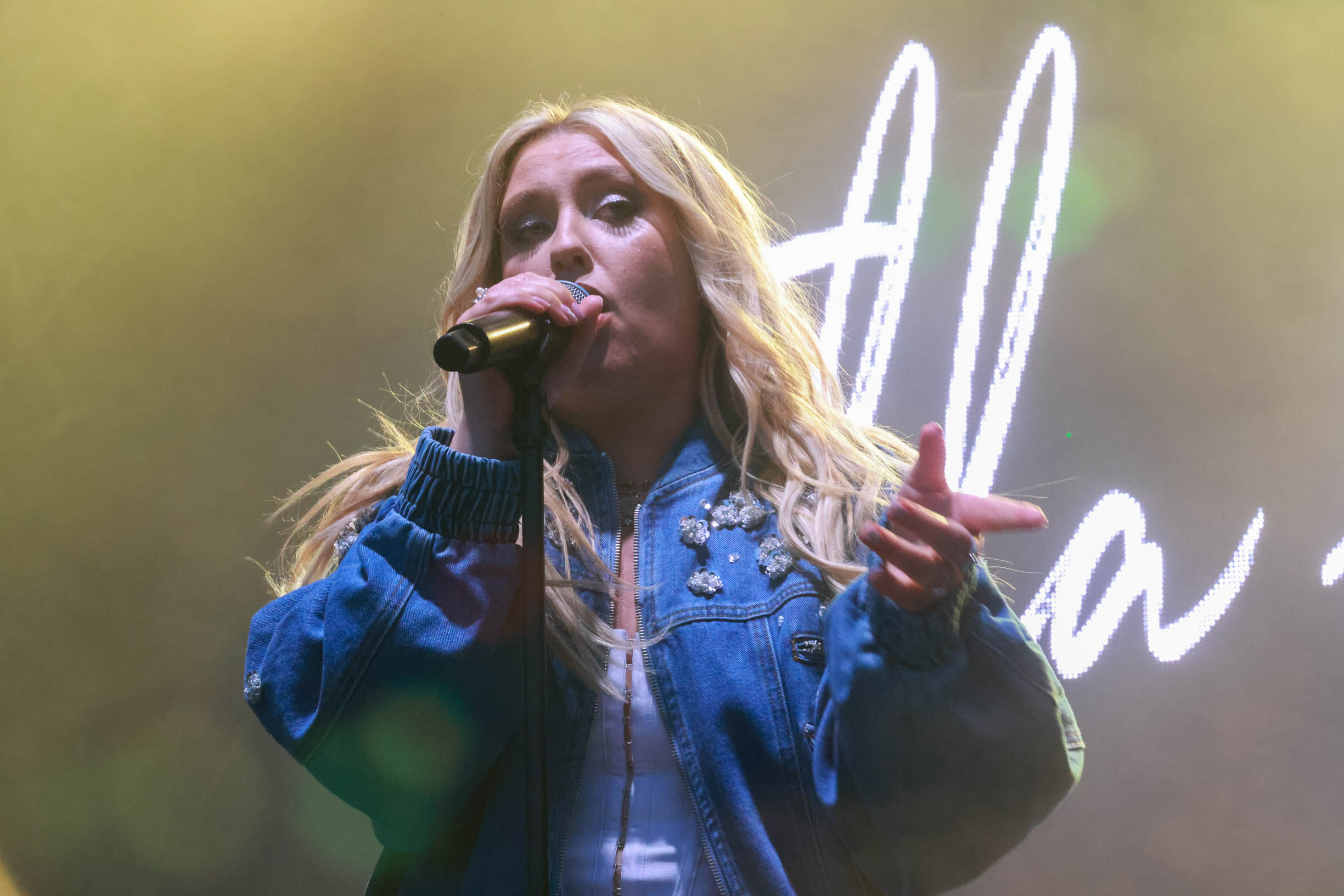 Ella%20Henderson%20 113